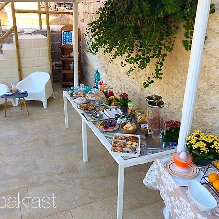 Cave Garden Rooms Фавиняна Екстериор снимка