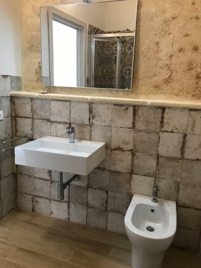 Cave Garden Rooms Фавиняна Екстериор снимка